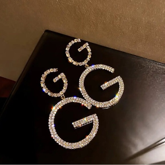 NEW G RHINESTONES EARRINGS 💗 - Picture 3 of 5
